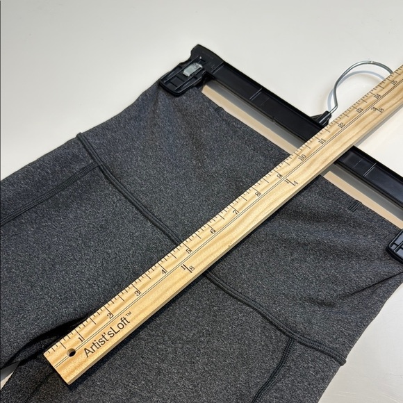 Lululemon Athletica Gray High-Waisted Seamless Leggings 33” inseam - Picture 5 of 6